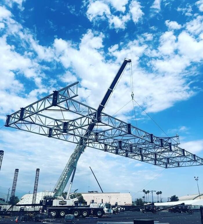 Images Reliable Crane Service