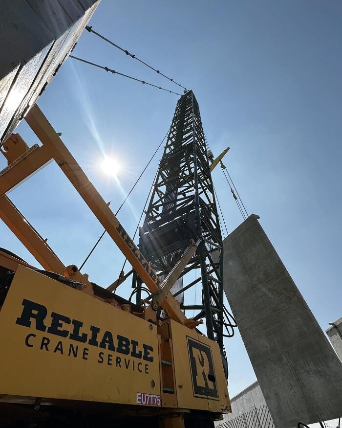 Images Reliable Crane Service