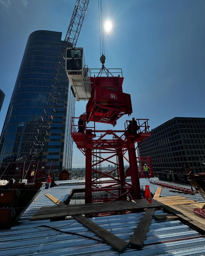 Images Reliable Crane Service