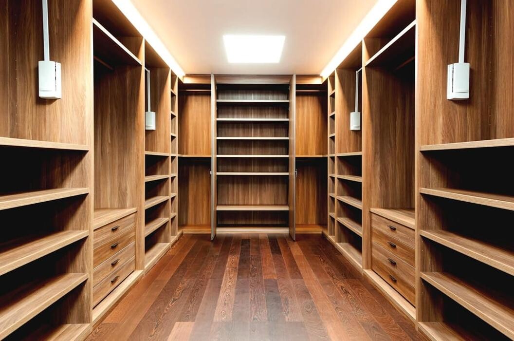 Images Bella Closets & Cabinets