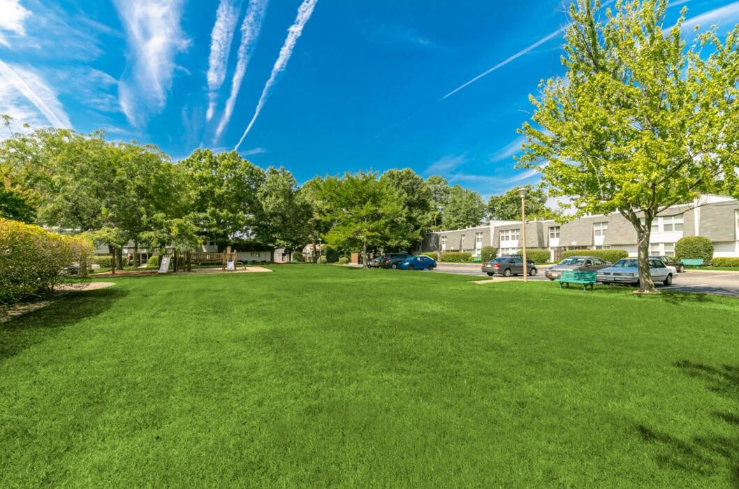 Images Fox Hill Apartments
