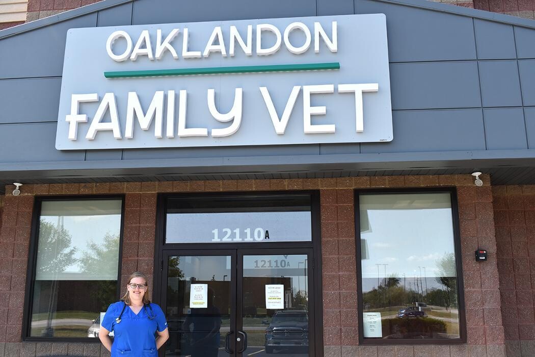 Images Oaklandon Family Vet