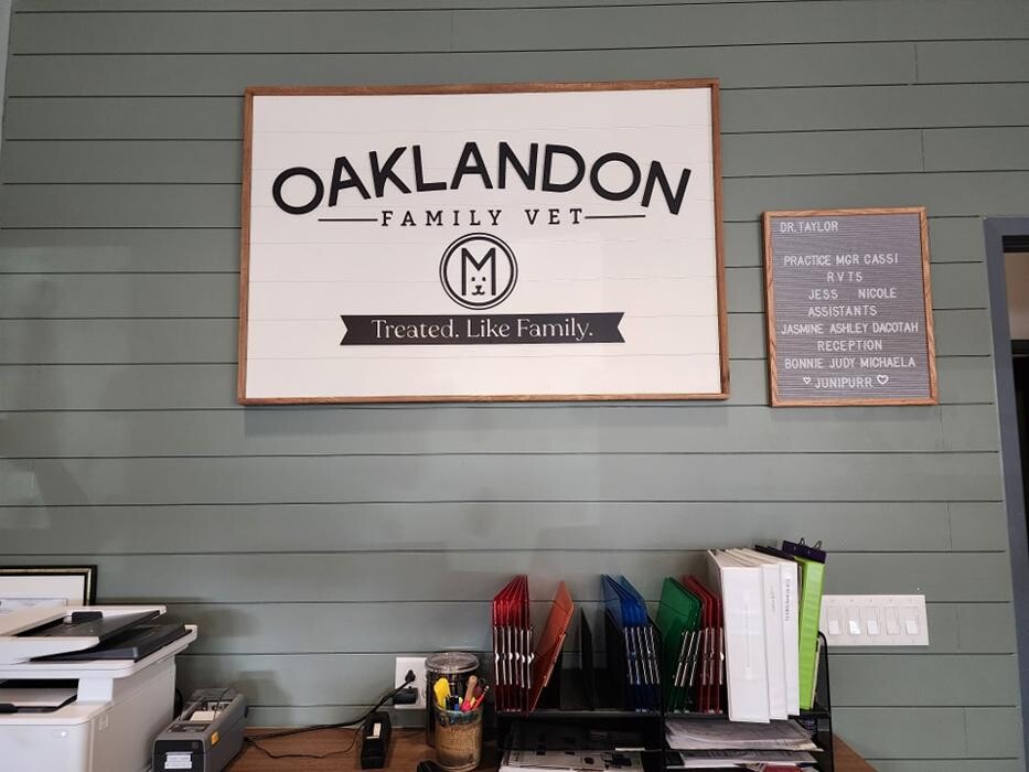 Images Oaklandon Family Vet