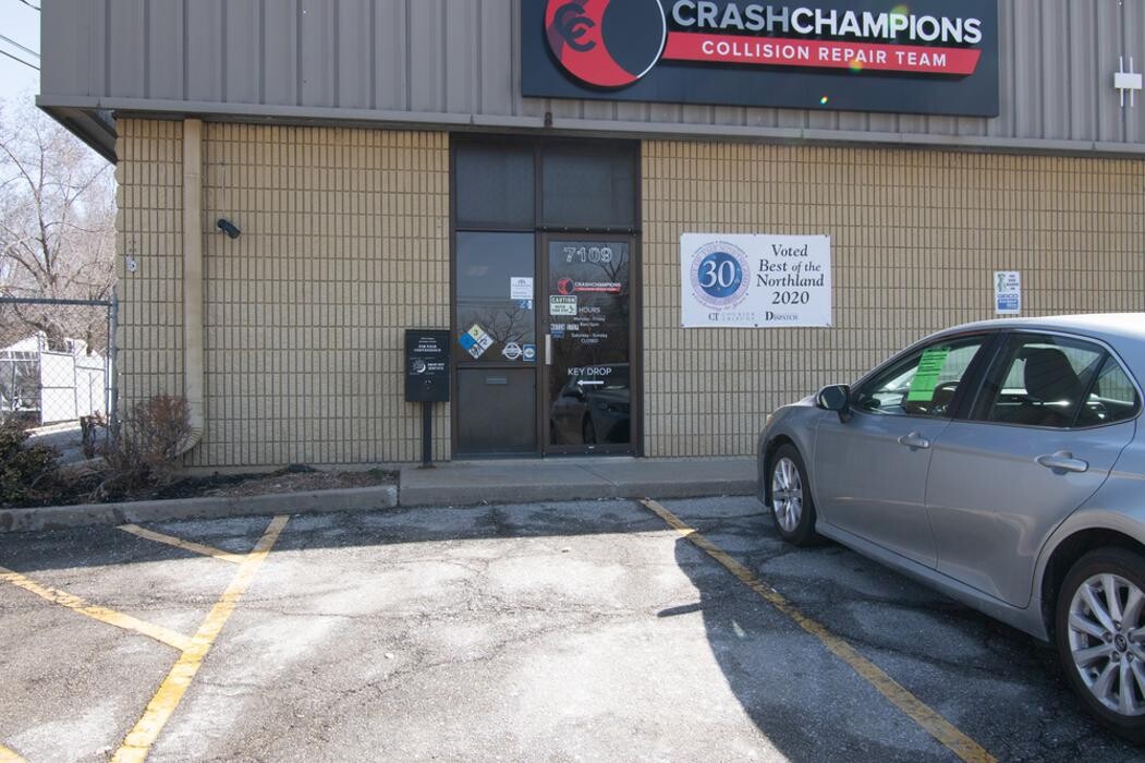Images Crash Champions Collision Repair Gladstone