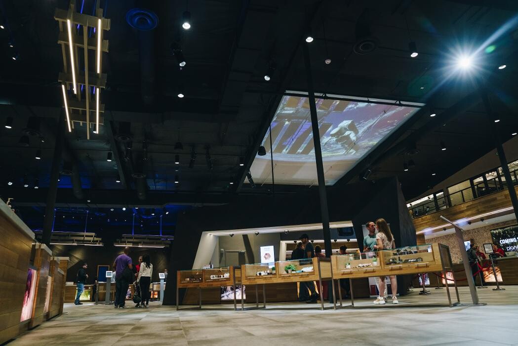 Images Planet 13 Las Vegas