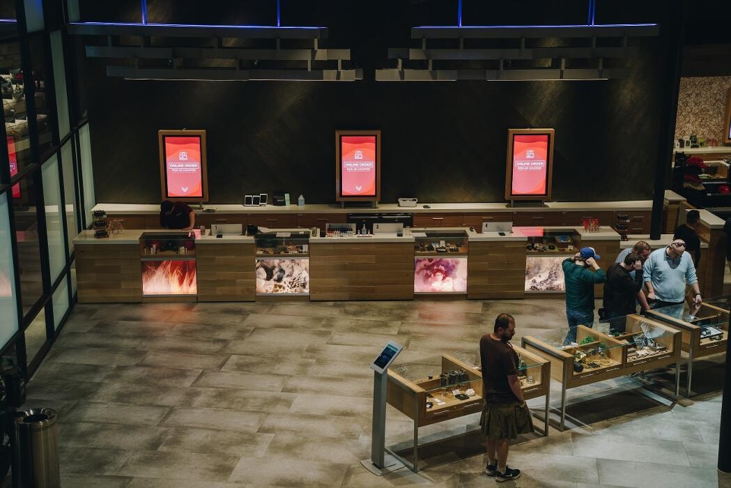 Images Planet 13 Las Vegas