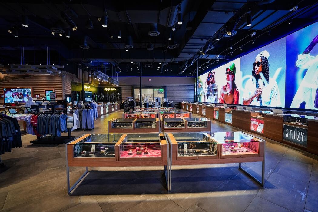 Images Planet 13 Las Vegas