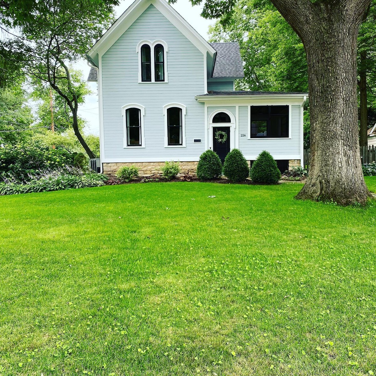 Images Julie Wittenburg, Coldwell Banker Residential