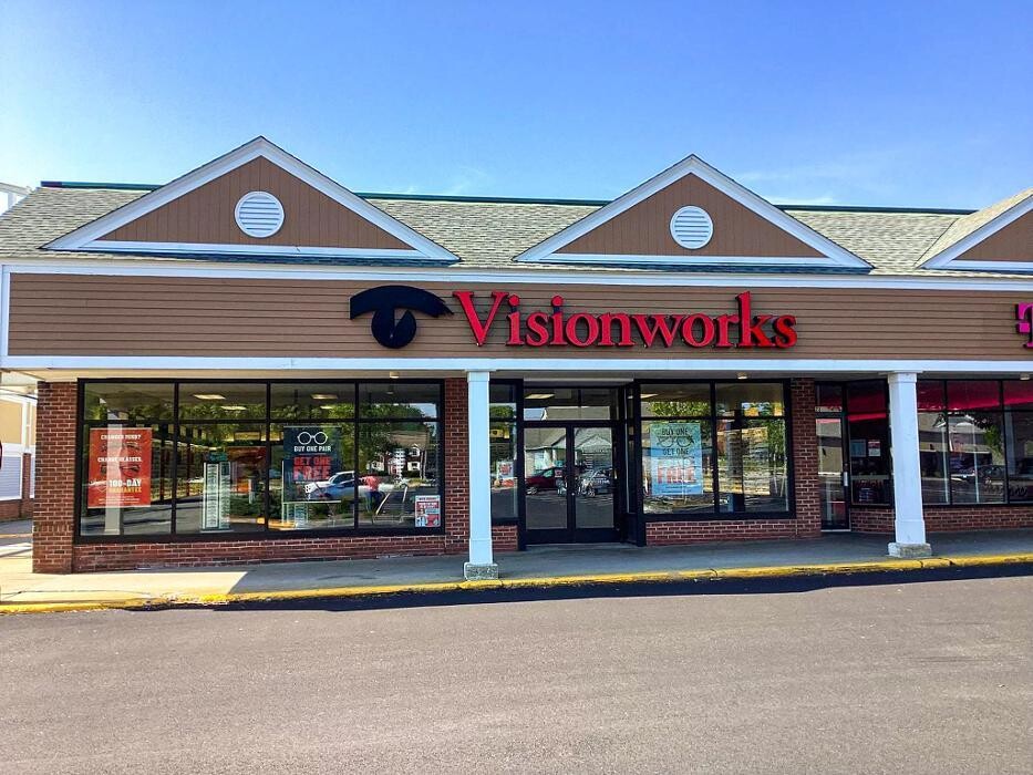 Images Visionworks Aquidneck Centre