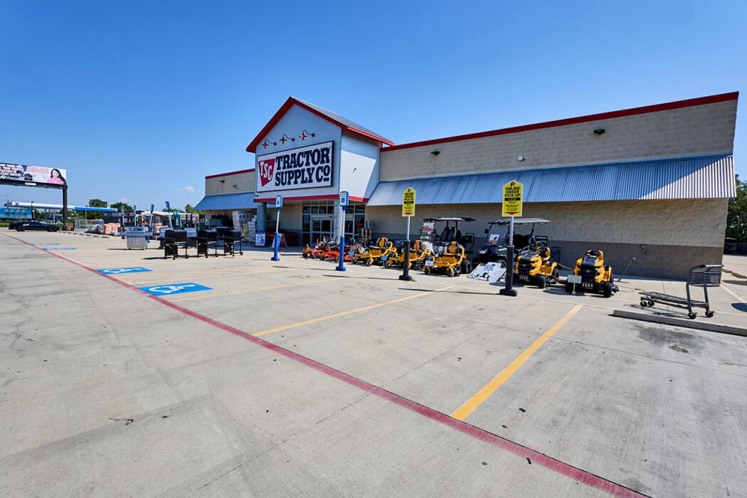 Images Tractor Supply Co.
