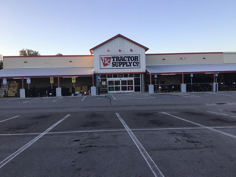 Images Tractor Supply Co.