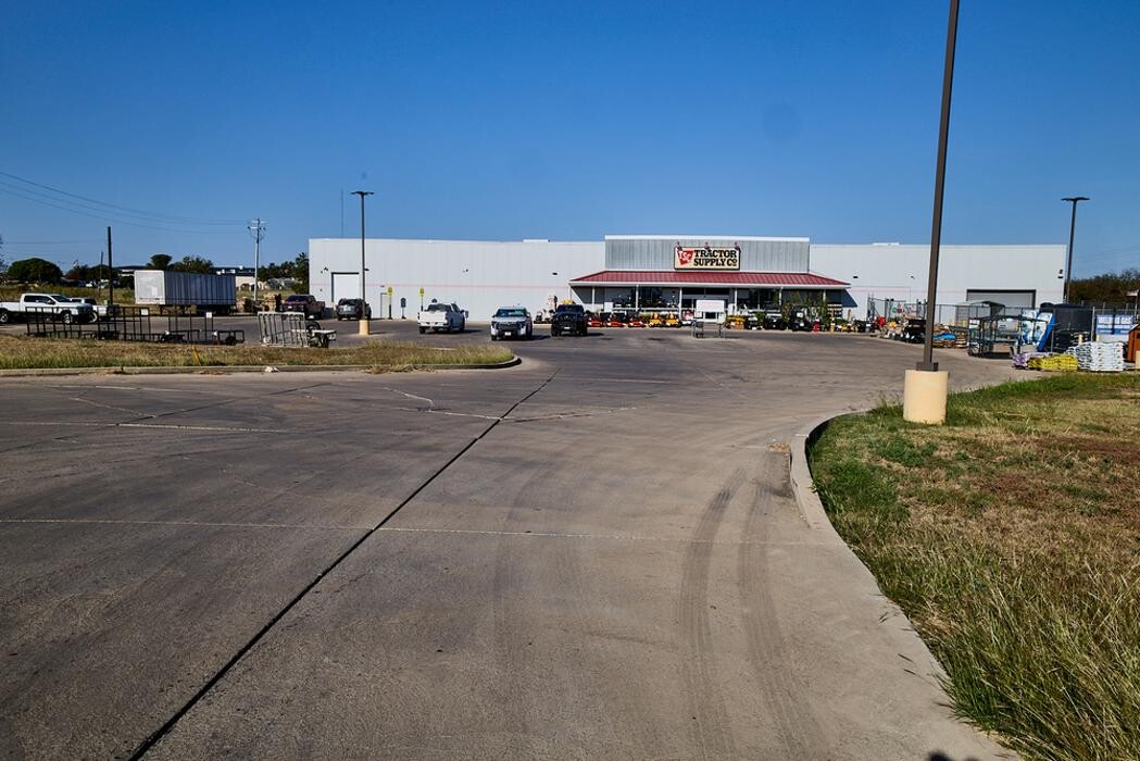 Images Tractor Supply Co.