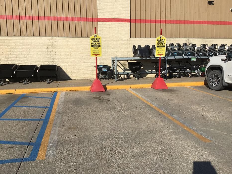 Images Tractor Supply Co.