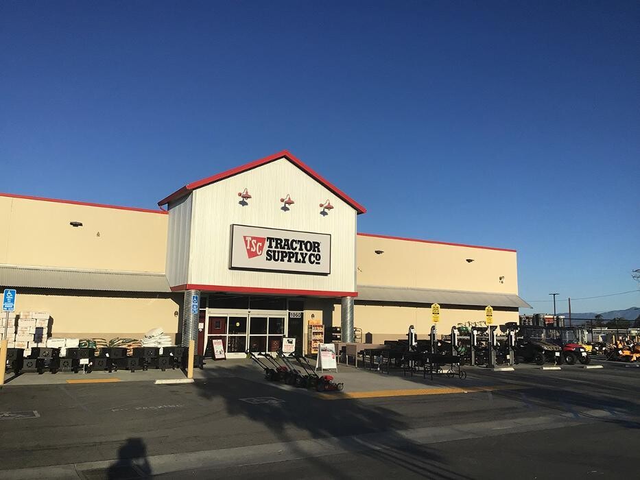 Images Tractor Supply Co.