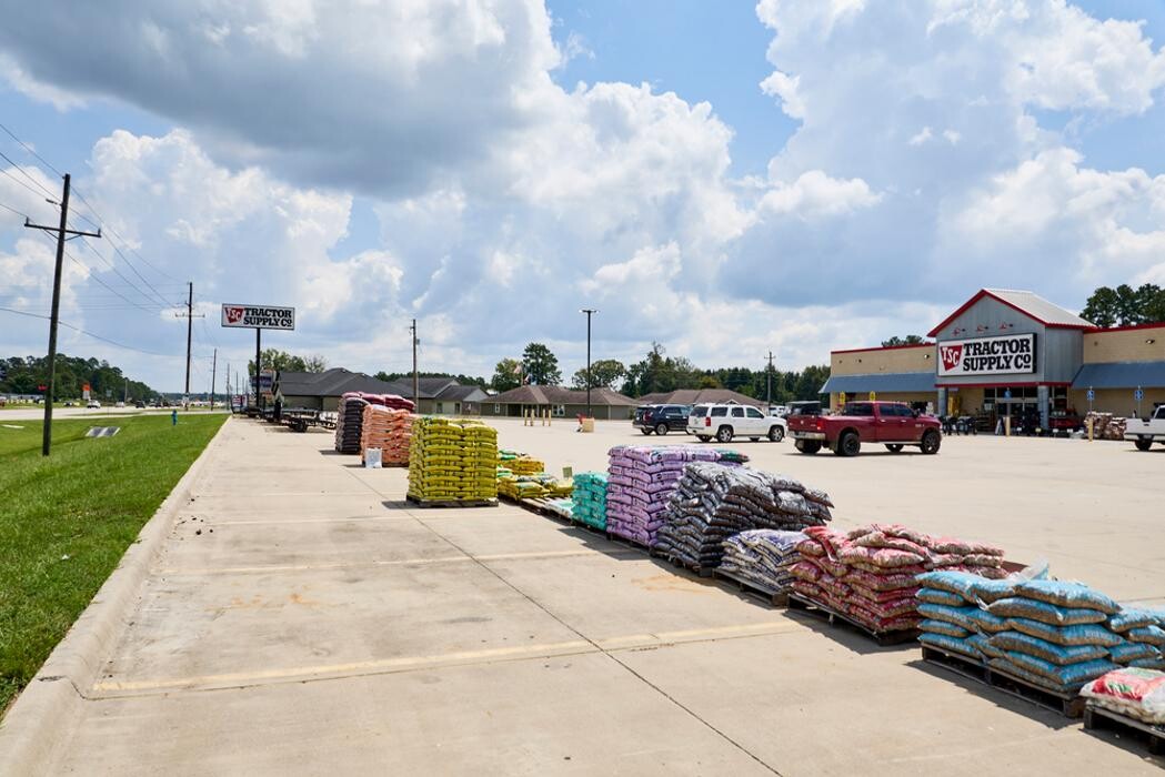 Images Tractor Supply Co.
