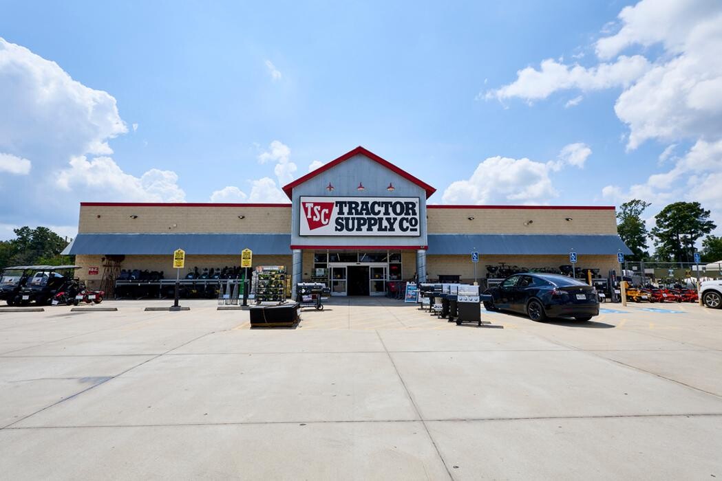 Images Tractor Supply Co.