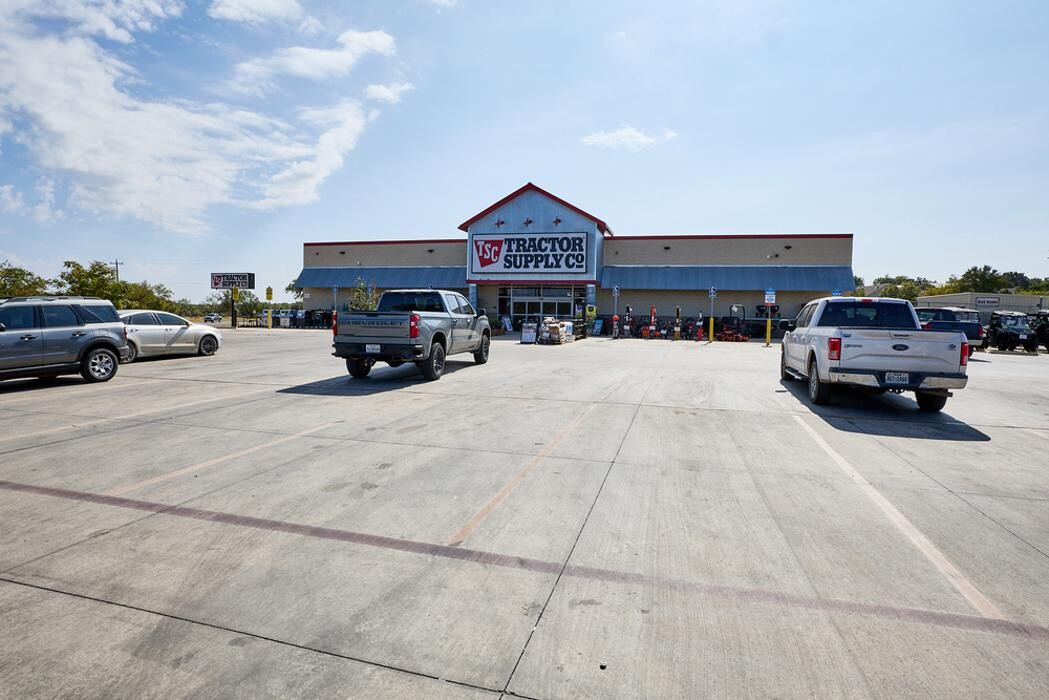 Images Tractor Supply Co.