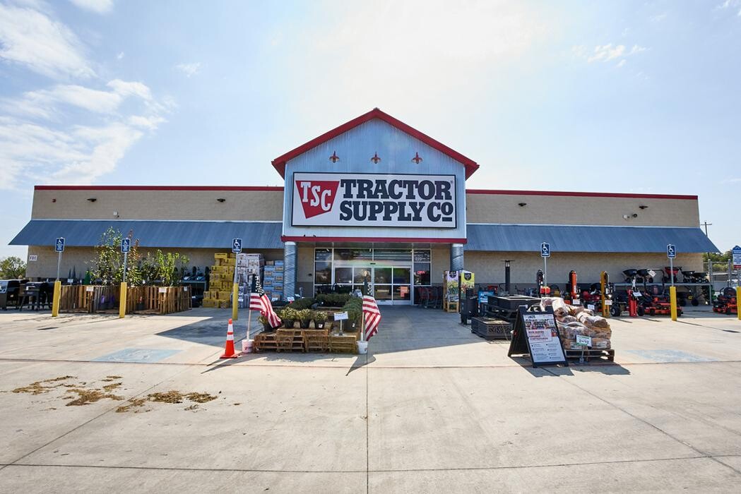 Images Tractor Supply Co.