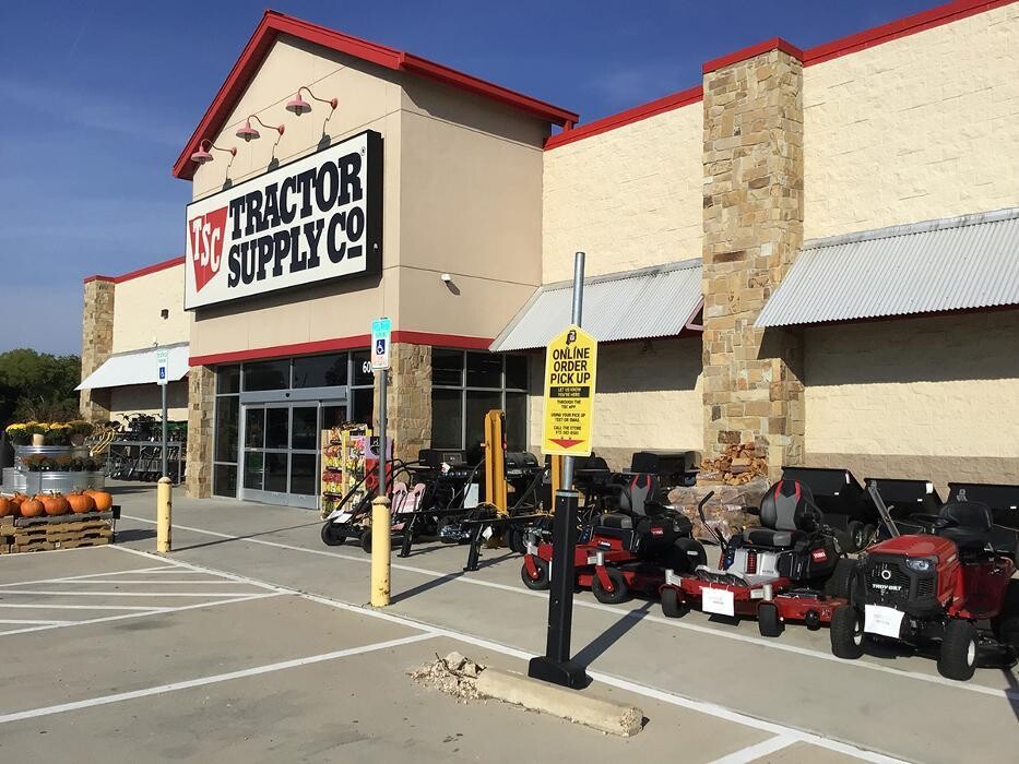 Images Tractor Supply Co.
