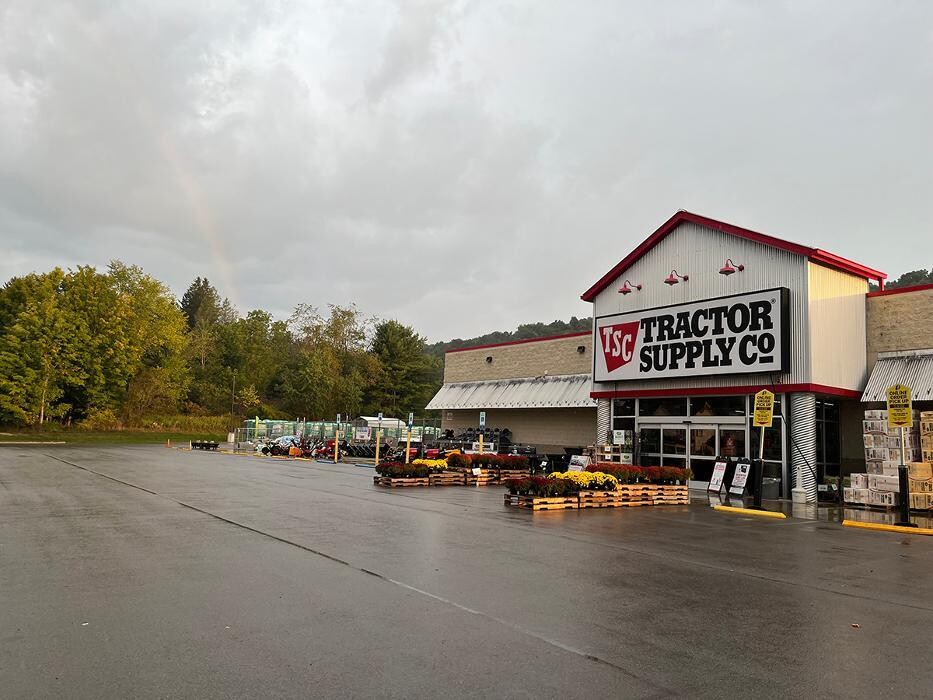 Images Tractor Supply Co.