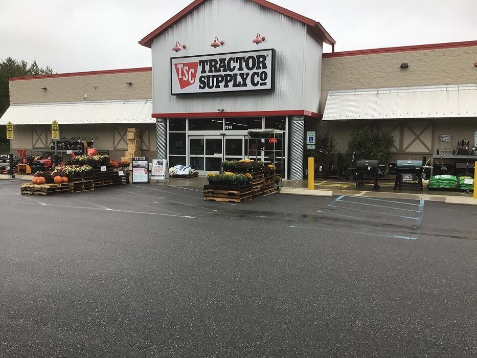 Images Tractor Supply Co.