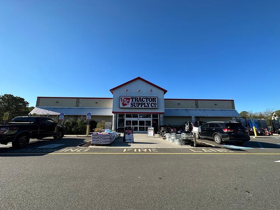 Images Tractor Supply Co.
