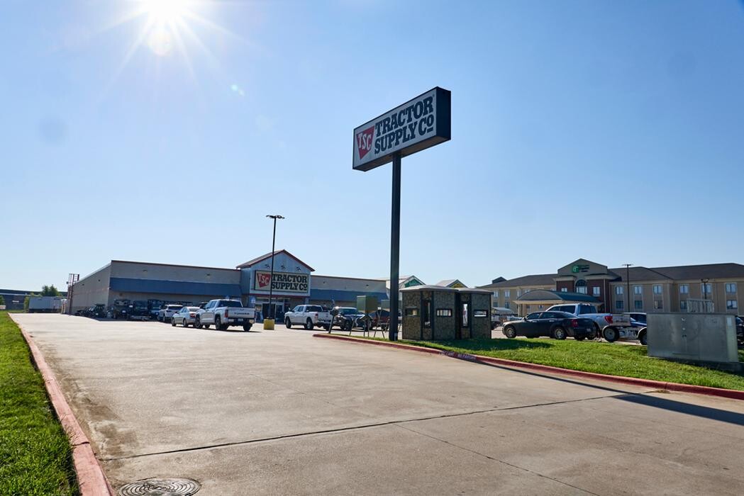 Images Tractor Supply Co.