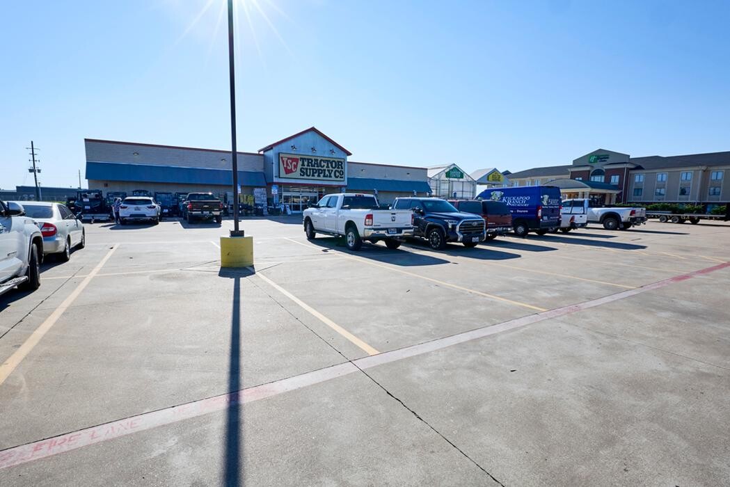 Images Tractor Supply Co.