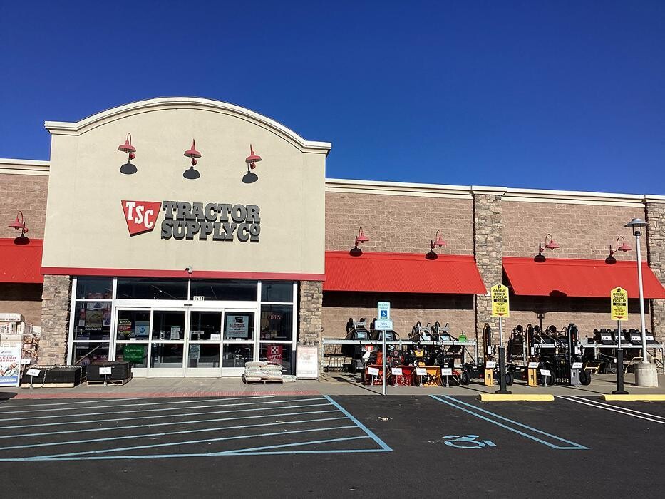 Images Tractor Supply Co.
