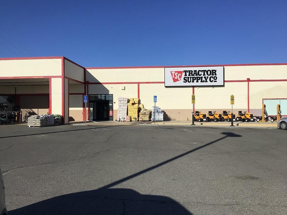 Images Tractor Supply Co.