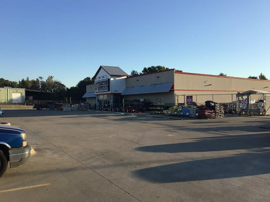 Images Tractor Supply Co.