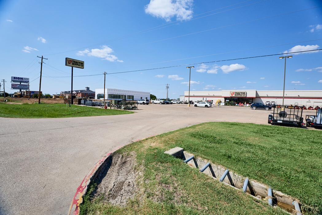 Images Tractor Supply Co.