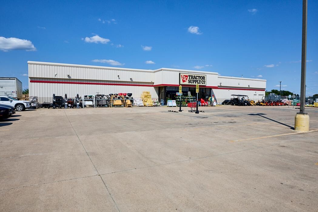 Images Tractor Supply Co.