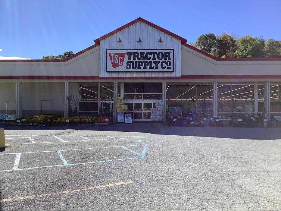 Images Tractor Supply Co.