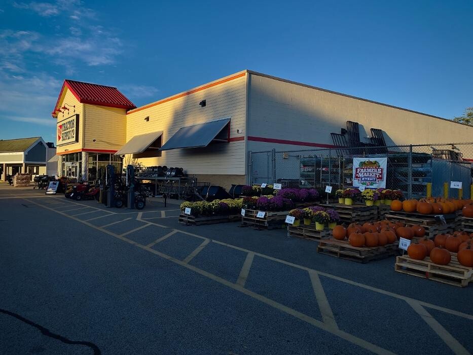 Images Tractor Supply Co.