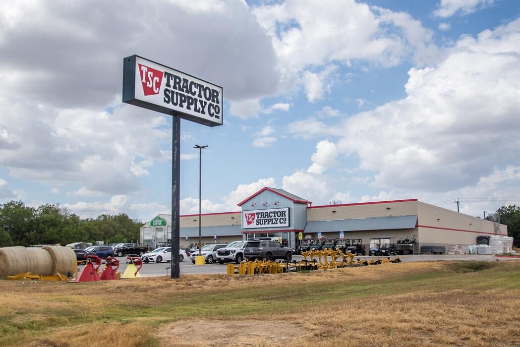 Images Tractor Supply Co.