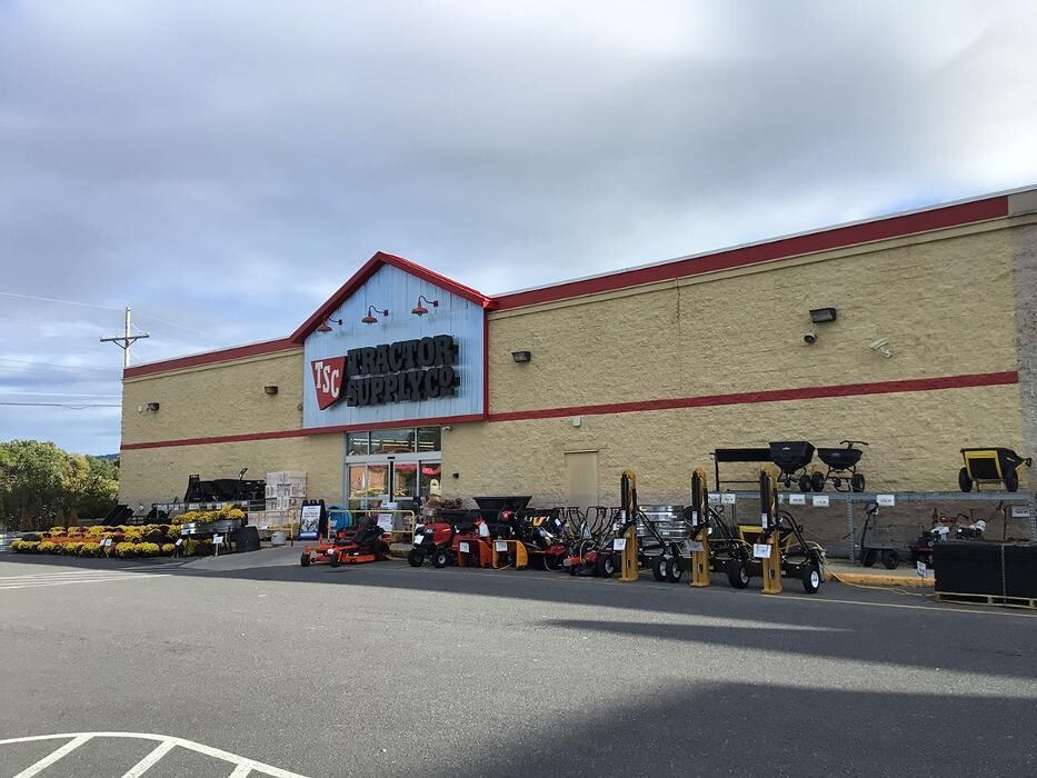 Images Tractor Supply Co.