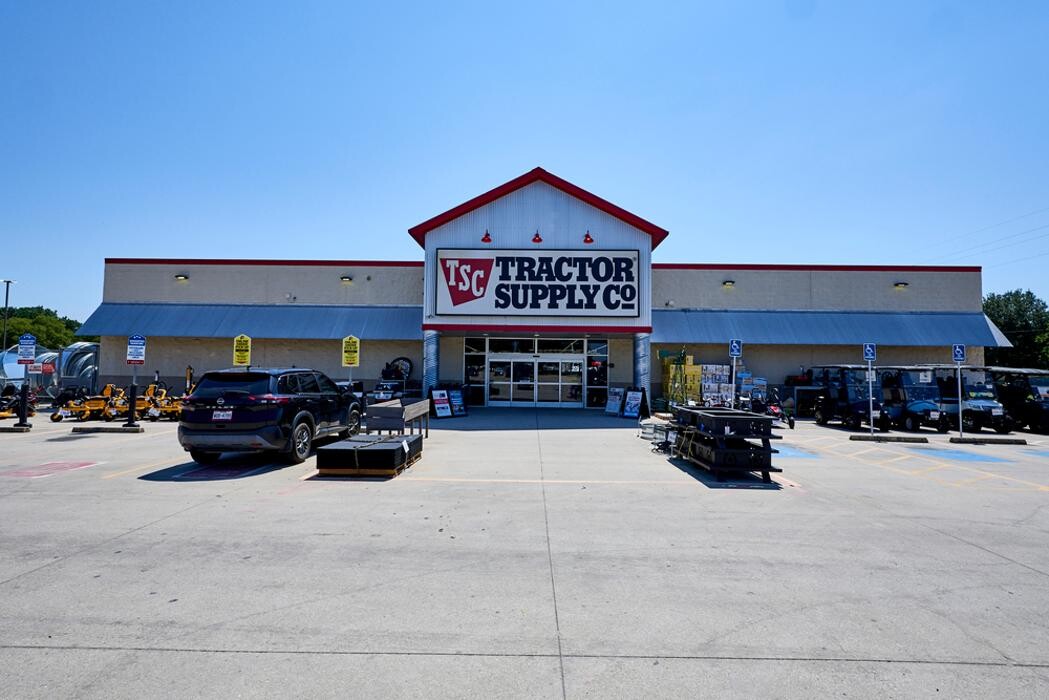Images Tractor Supply Co.