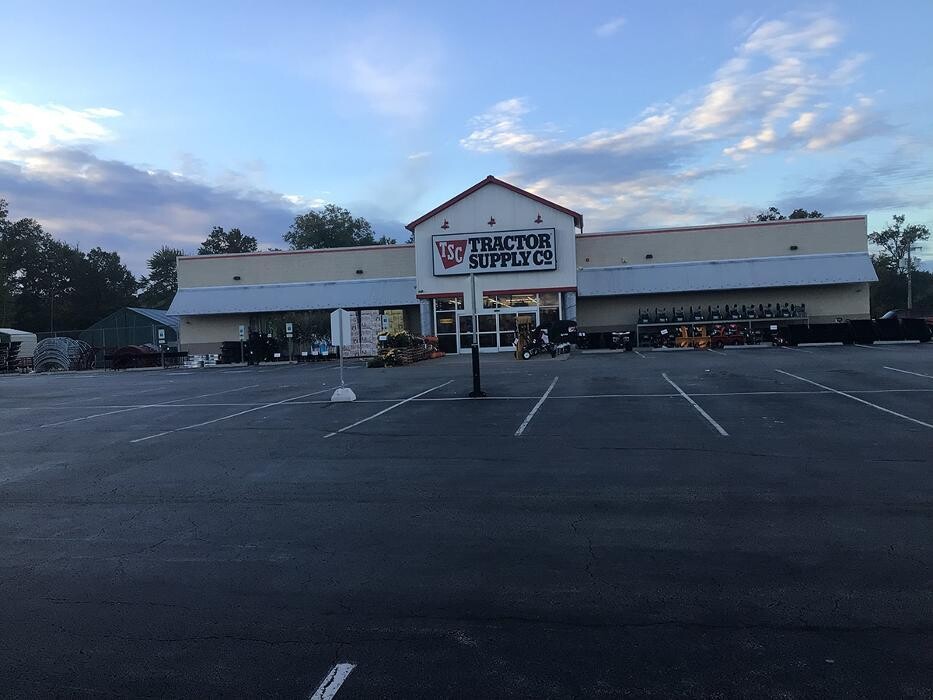 Images Tractor Supply Co.