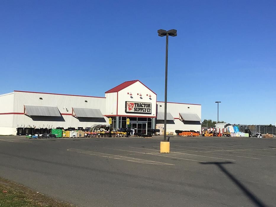 Images Tractor Supply Co.
