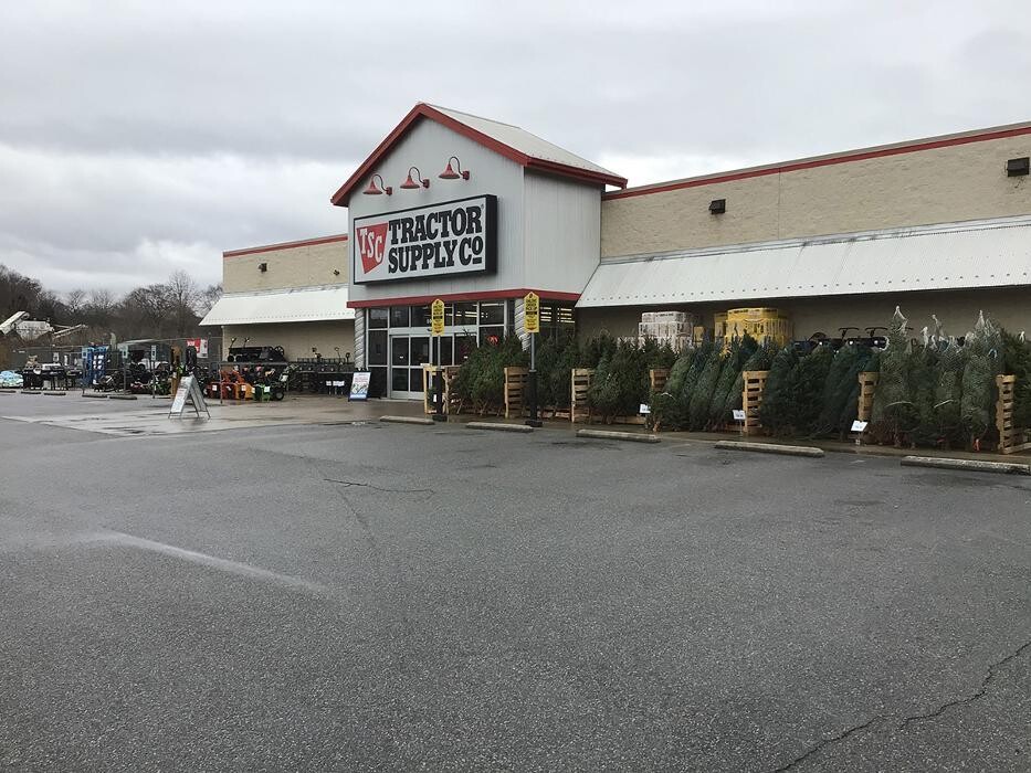 Images Tractor Supply Co.