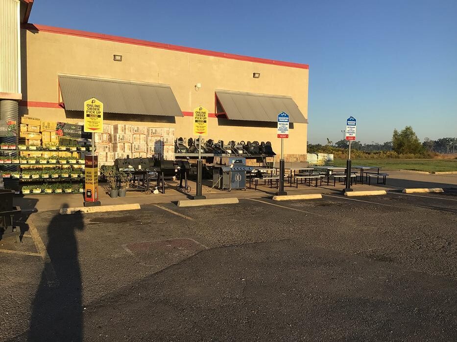 Images Tractor Supply Co.