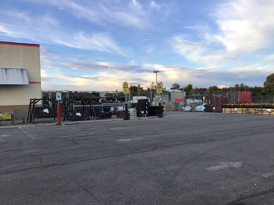 Images Tractor Supply Co.