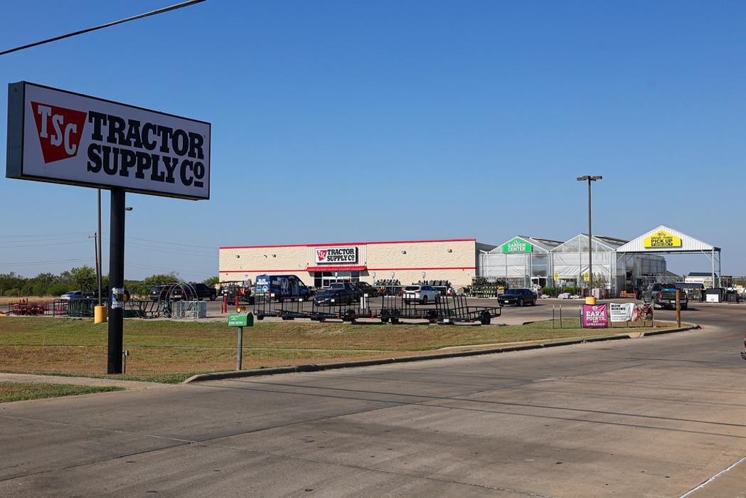 Images Tractor Supply Co.