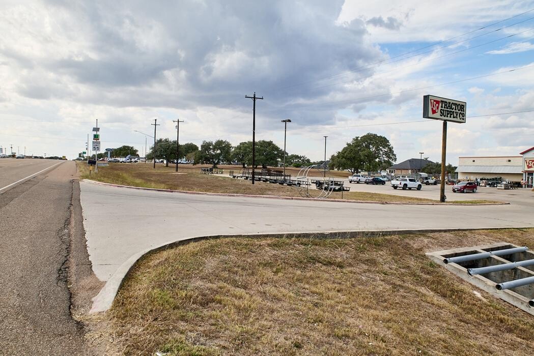 Images Tractor Supply Co.