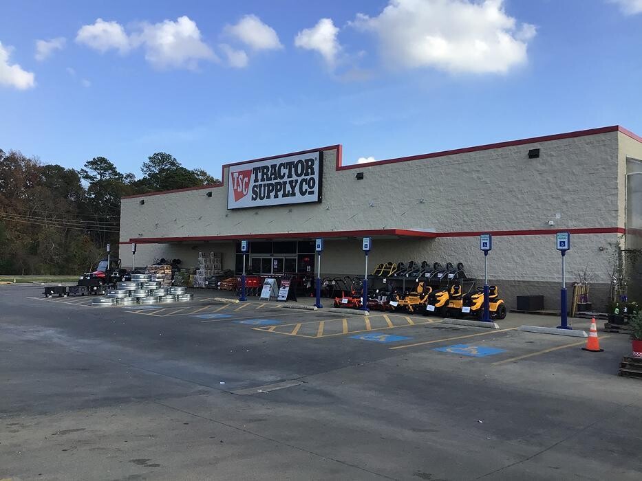 Images Tractor Supply Co.
