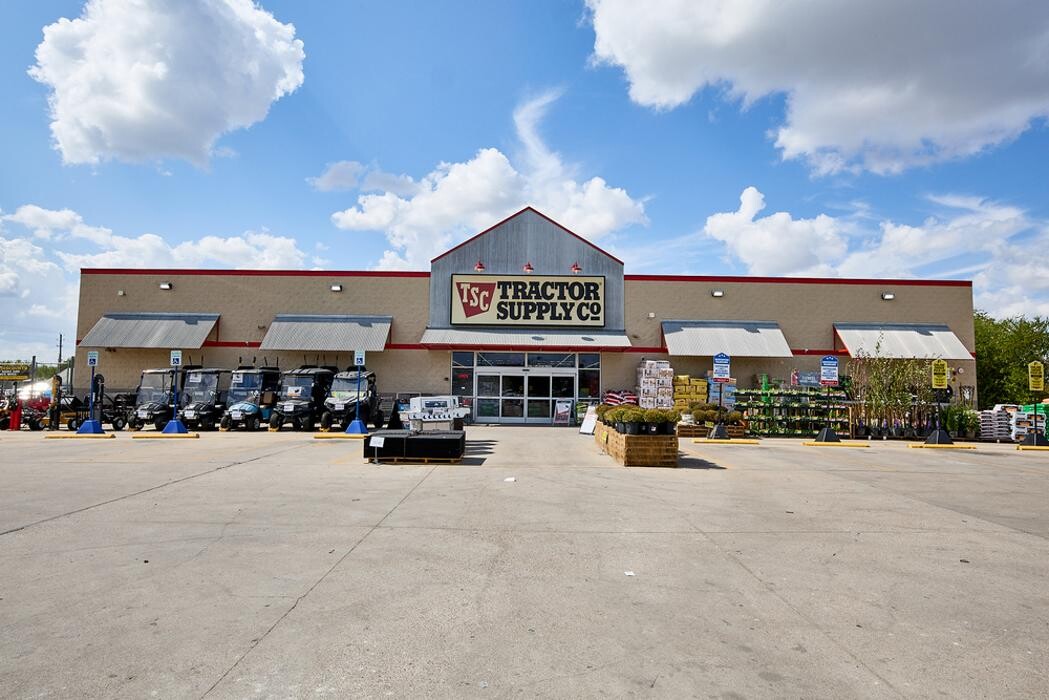 Images Tractor Supply Co.
