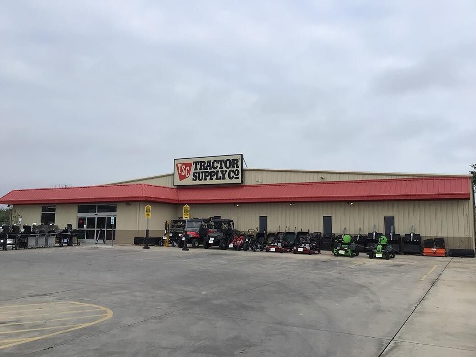 Images Tractor Supply Co.