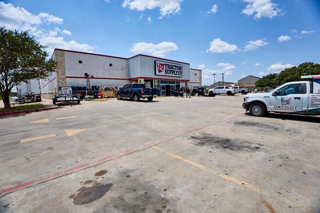 Images Tractor Supply Co.