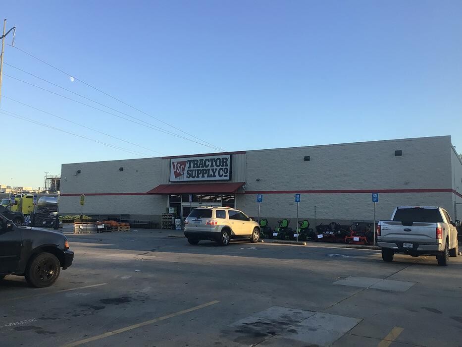 Images Tractor Supply Co.